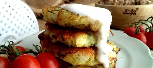 Оладьи из кабачков с сыром и чесноком