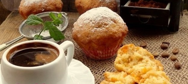 Постные яблочные маффины с курагой