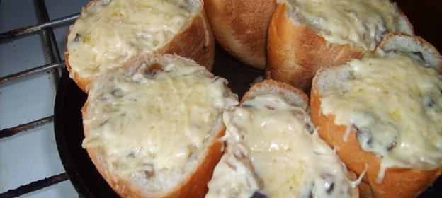 ЖУЛЬЕН в булочке