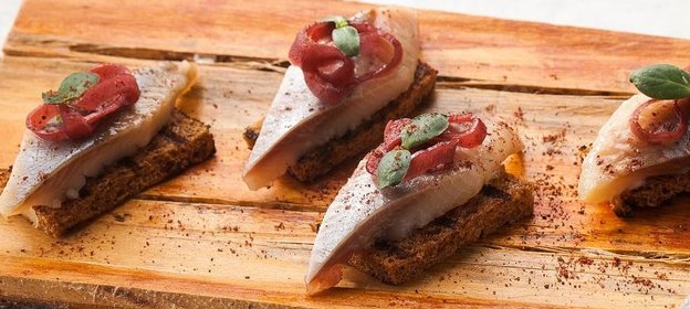 Балтийская сельдь на бородинском хлебе