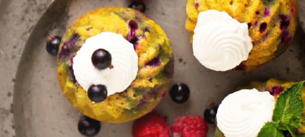 Маффины с отрубями и черной смородиной