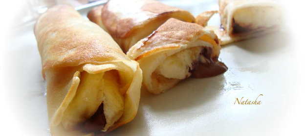Блинные рулетики с бананом и шоколадом