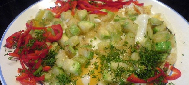 Яичница со свежим зелёным кабачком