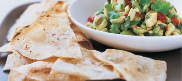 Гуакамоле с кукурузными лепешками