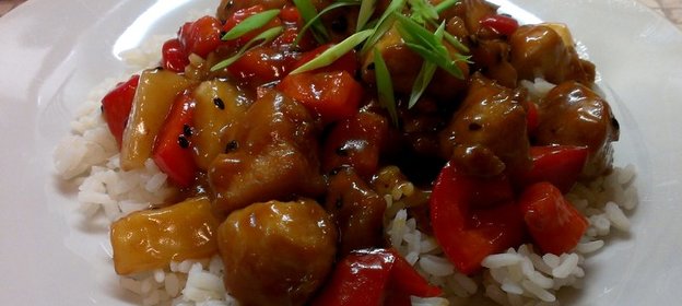 Курица в кисло-сладком соусе с ананасом