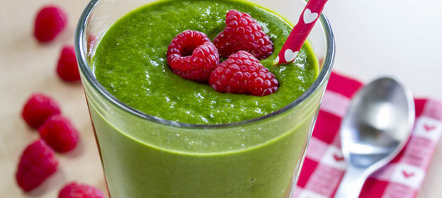 Смузи со шпинатом и малиной