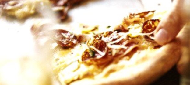 Пицца с колбасой по‑немецки