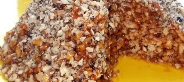 Соленая зелень с острым перцем