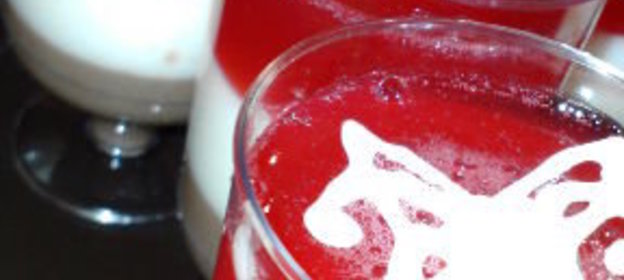 Желе молочно-ягодное