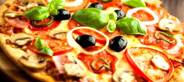 Пицца с колбасой, балыком и шинкой «Перфетта»