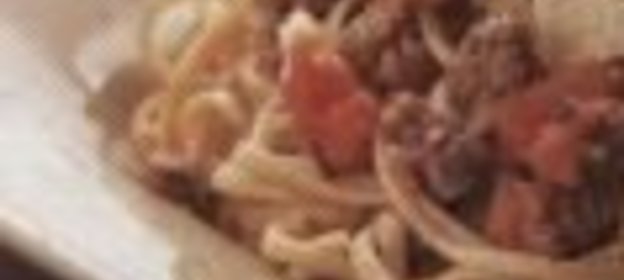 Спагетти с соусом болоньезе