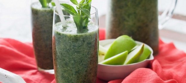 Зеленый вегетарианский смузи
