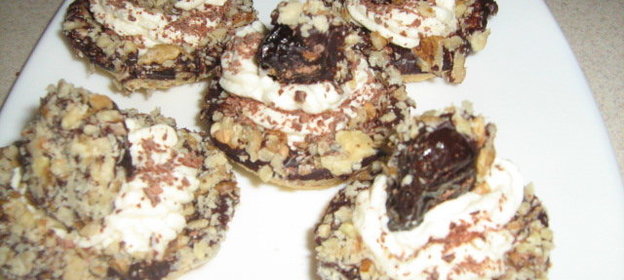 Тарталетки Чернослив в шоколаде