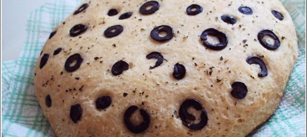 хлеб с маслинами