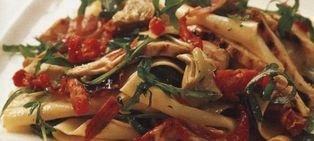 Салат из груш со сливами