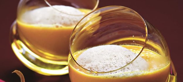 Морковный суп с зирой и грибным капучино