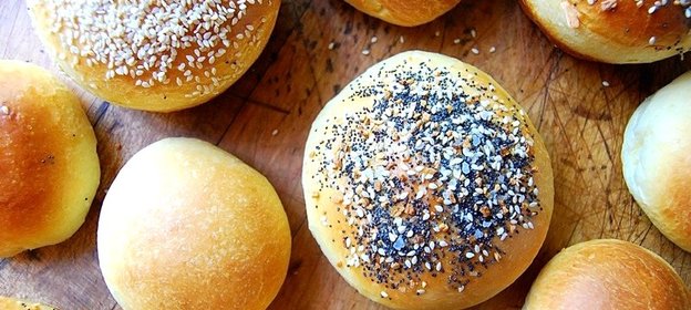 Пышные булочки из дрожжевого теста