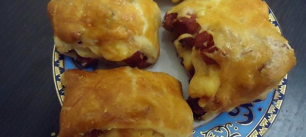 Слоёные булочки с ветчиной и сыром