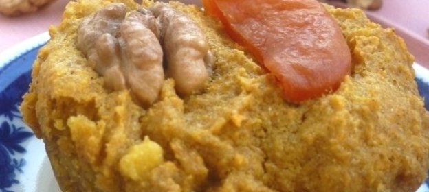 Морковные кексы с орехами и курагой