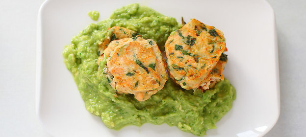 Нежные оладьи из семги со шпинатом за 30 минут