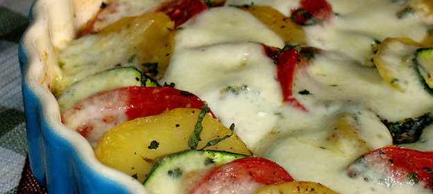Картофельно-цуккини-томатная запеканка