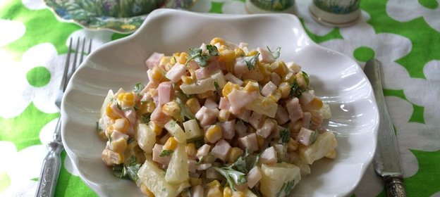 Салат из ананасов и кукурузы
