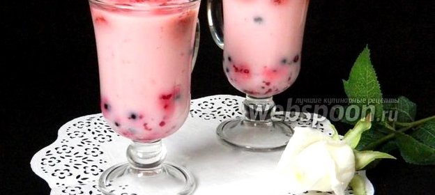 Йогуртовое желе с ягодами