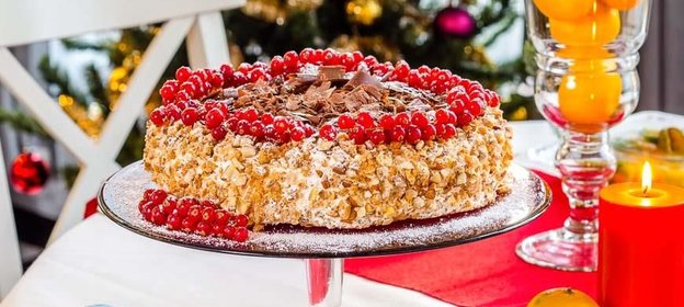 Торт «Безе с орехами»