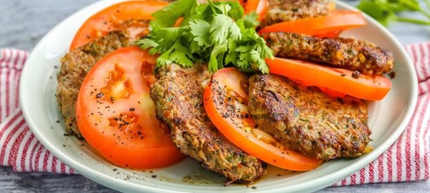 Мясные оладьи с картошкой и зеленью