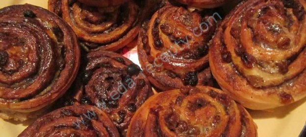 Булочки с корицей из дрожжевого теста