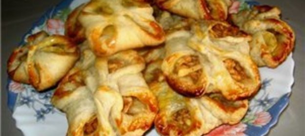 Слоеные булочки с яблоками