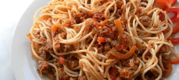 Спагетти с фаршем и овощами