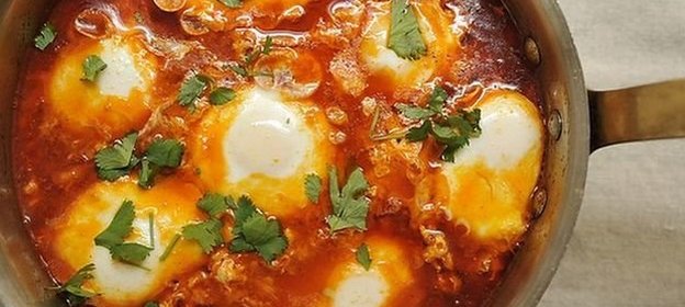 Яичница с овощным рагу