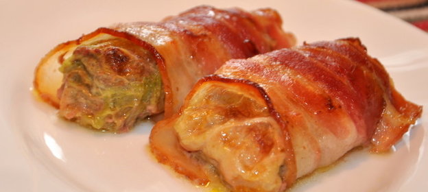 Голубцы в беконе