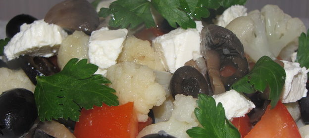 Салат с кальмарами