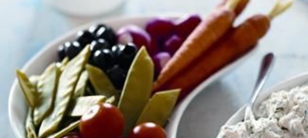 Овощи с дипом из рикотты