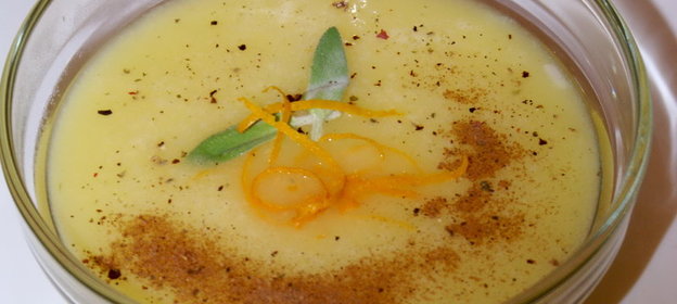 Яблочно-имбирный суп на курином бульоне