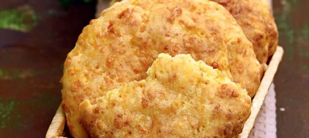 Быстрые сырные лепешки с морковью