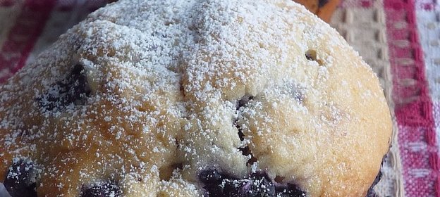 Лимонные маффины с черникой