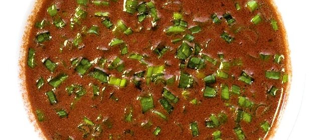 Соус из говяжьего бульона, кагора, сливок и трюфельного масла