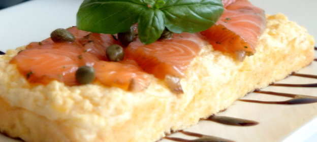 Воздушная сырная лепешка для завтрака, обеда, ужина