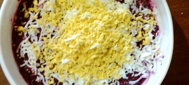 Слоеный овощной салат с плавленным сыром