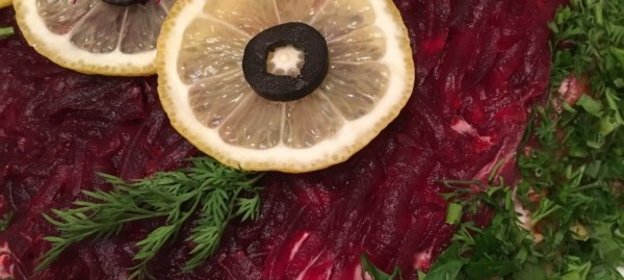 Селедка под шубой с хлебом