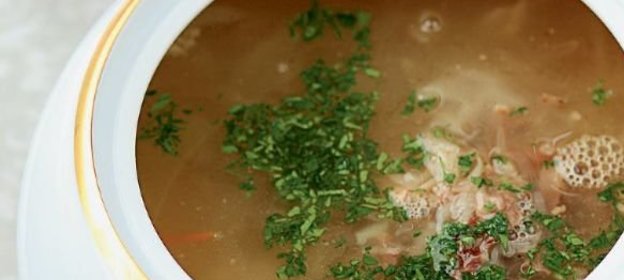 «Богатые» кислые щи с цесаркой и говядиной