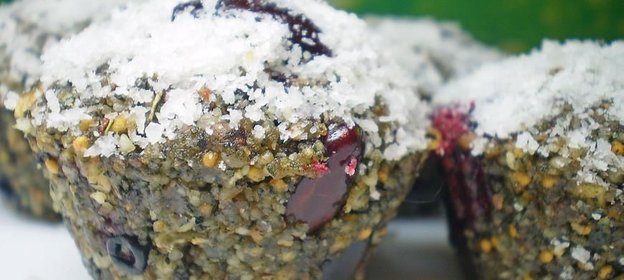 Ореховые маффины с ягодами