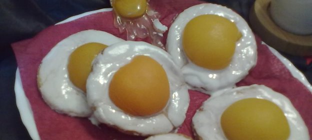 Печенюшки песочные...Яичница-глазунья)))