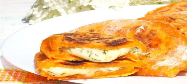 Томатные лепешки с сыром