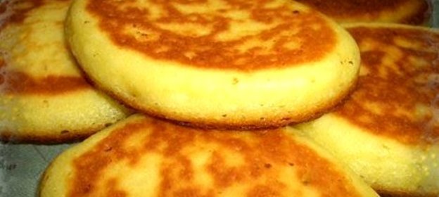 Манные дрожжевые оладьи