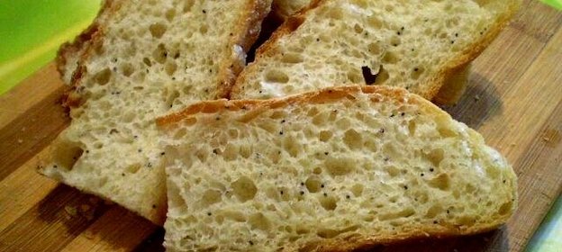 Хлеб с кунжутом и маком
