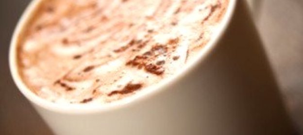 Воздушный горячий шоколад с кофе с апельсином